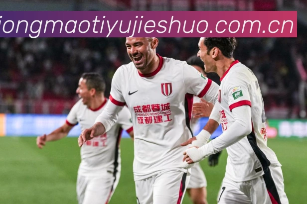足球铁卫罗伯逊如何用奔跑与意志改写边后卫的攻防价值传奇故事数据研判-深度解析 足球铁卫罗伯逊如何用奔跑与意志改写边后卫的攻防价值传奇故事数据研判-深度解析